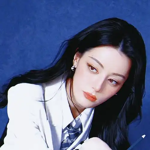 迪丽热巴超话头像#迪丽热巴拉小提琴行程图