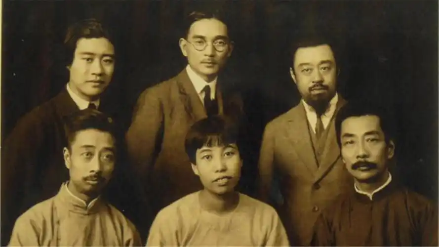 他们是鲁迅的亲弟弟,一个成了散文大家,一个官至副国级