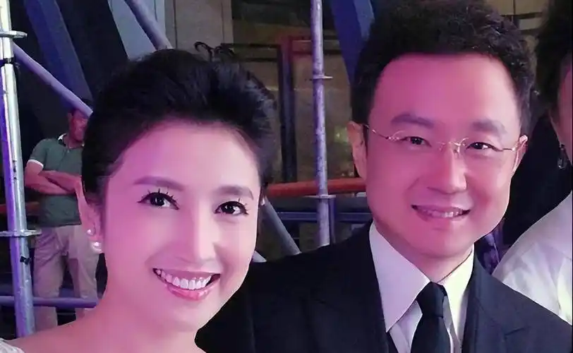 春妮:40岁二婚嫁刚强,因丁克愁坏婆婆,41岁意外有喜乐坏全家_蒋虎