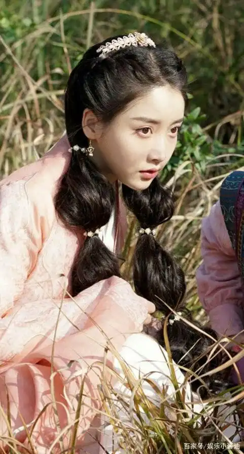 《恋恋江湖》"于盛优"姜贞羽美图分享,后生可畏的95后小花!