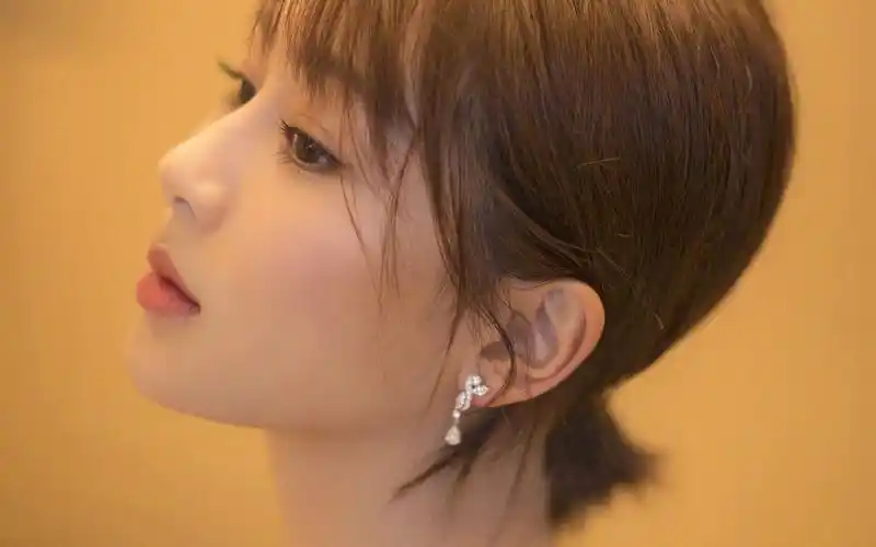 杨紫性感图片桌面壁纸