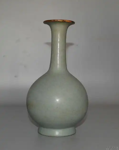 宋汝窑崇宁五年清凉寺官窑镶铜口长颈瓶