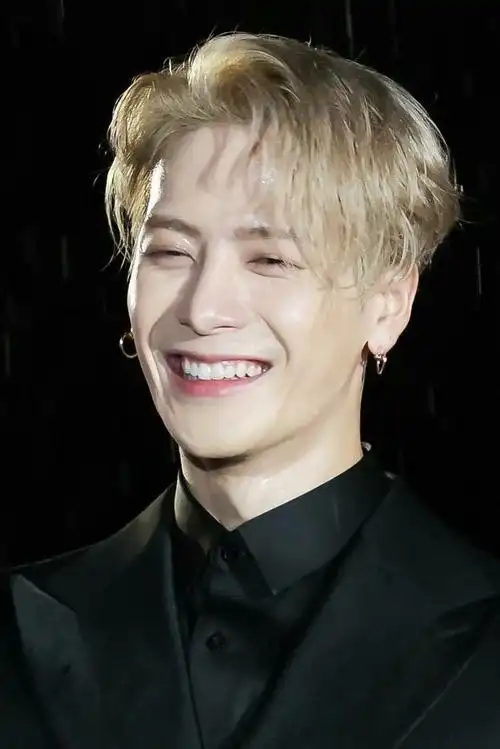 白敬亭秒认出王嘉尔井柏然