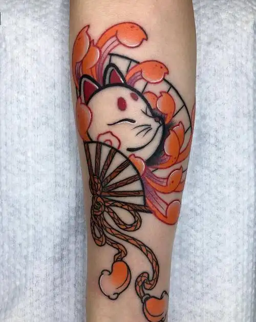 日式小图纹身图片_手部老传统菊花扇子纹身图案