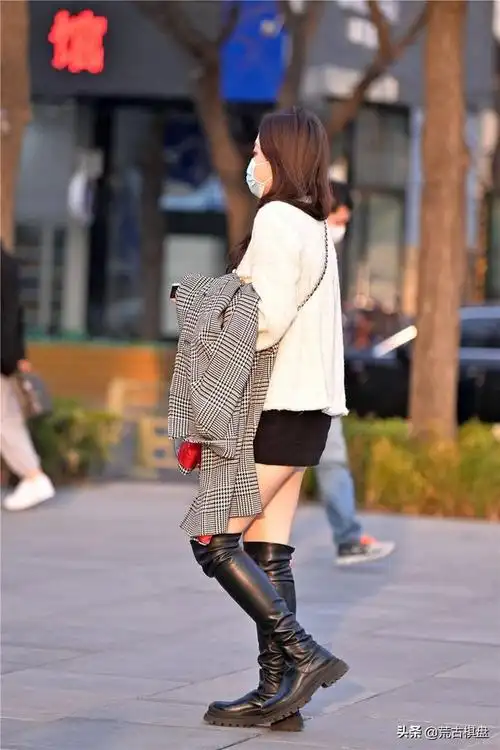 春天选择过膝靴搭配,你会选择什么款式,搭配什么风格的服装