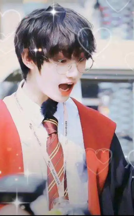 页"我答的也不是年龄……""我说的不是年龄……""19""马嘉祺,你多大啊