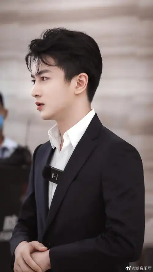 美颜滤镜下的陈晓#五官都很优秀但是,眼睛和睫毛也太好看了吧!