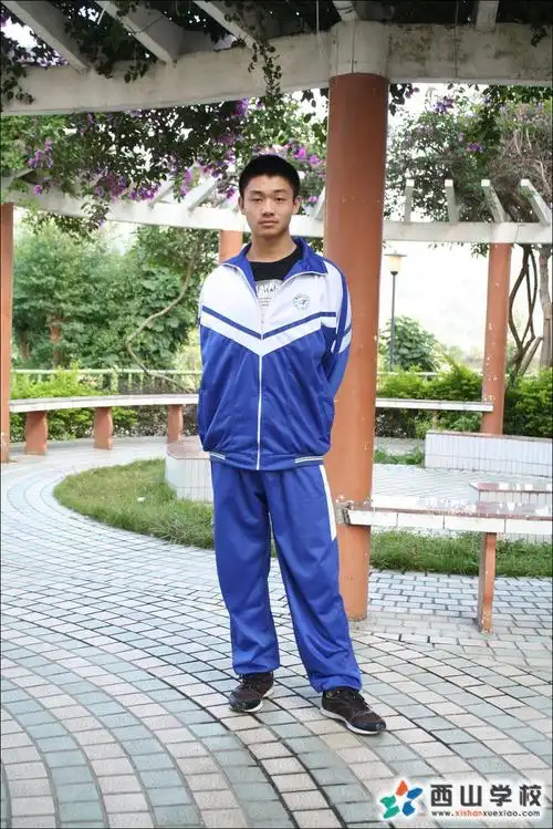 福建西山学校2014年高中部高二2班江波挂历照