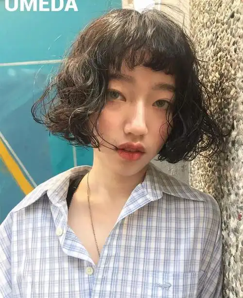 短发爆小卷女人味十足