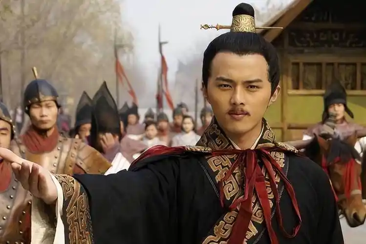 刘秀早年入太学读书,可谓是一白面书生,至少与他的长兄刘縯比起来,刘