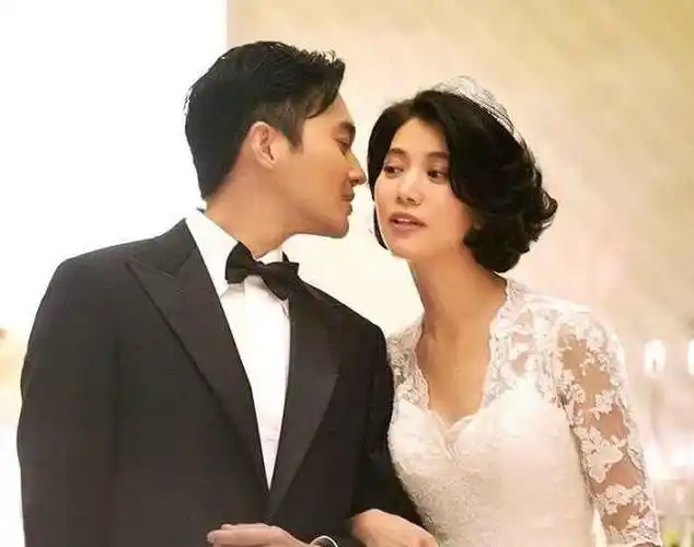 回顾袁咏仪脾气差虚荣爱炫富嫁给张智霖如今怎样了