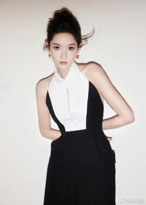 头身比尽显身材曲线,太美啦#王玉雯头身比