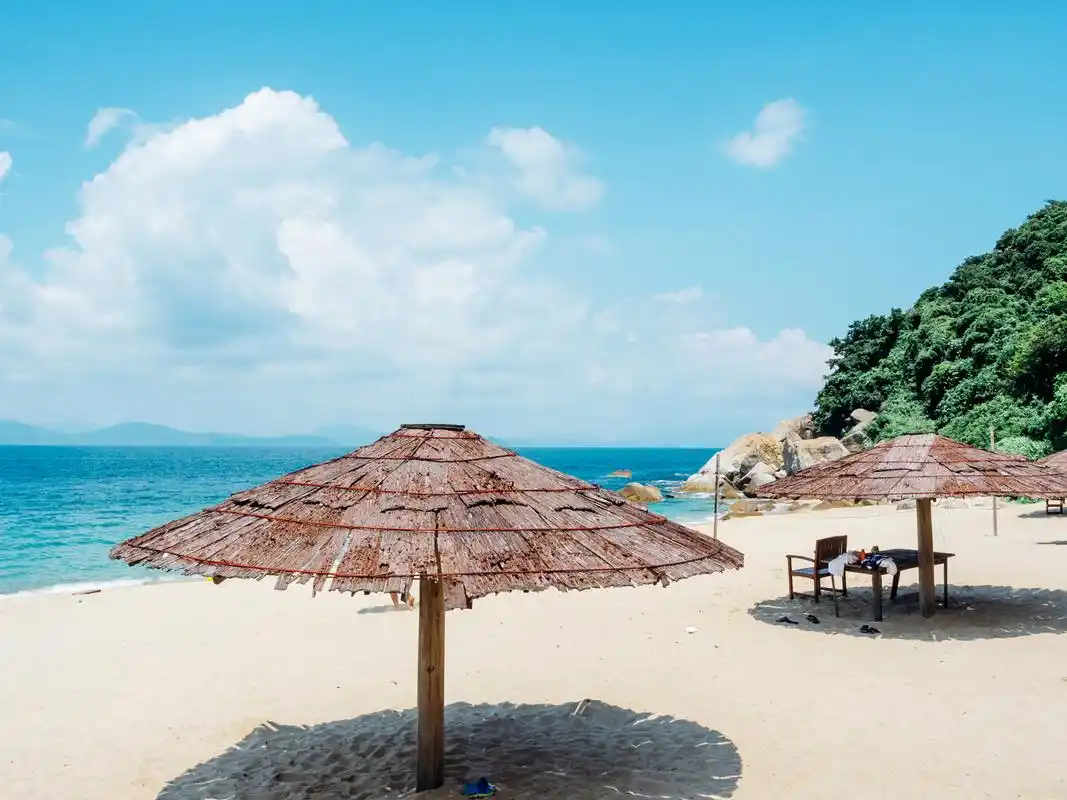 亚龙湾国家旅游度假区是中华人民共和国海南省三亚市东郊的一处优质