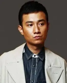 文章戴眼镜寸头图片 男生清爽寸头就这样扎(3)