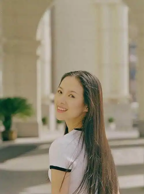 影视版权观察 的想法: 章子怡学生时代的照片显得既可爱,又青涩