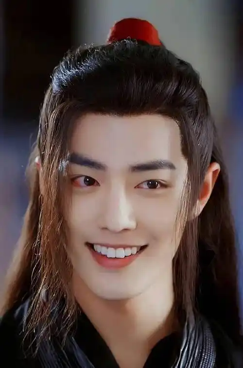 肖战凭借《陈情令》中魏无羡一角,成为经典,不可复制的古装传奇