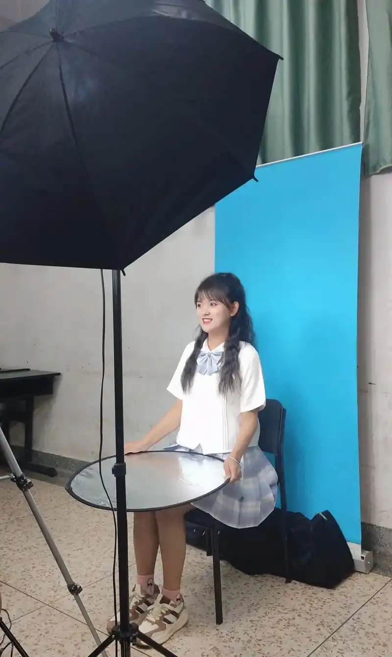 "毕业生图像采集,是离校的第一步"(有被自己丑哭,但还是很感 - 抖音