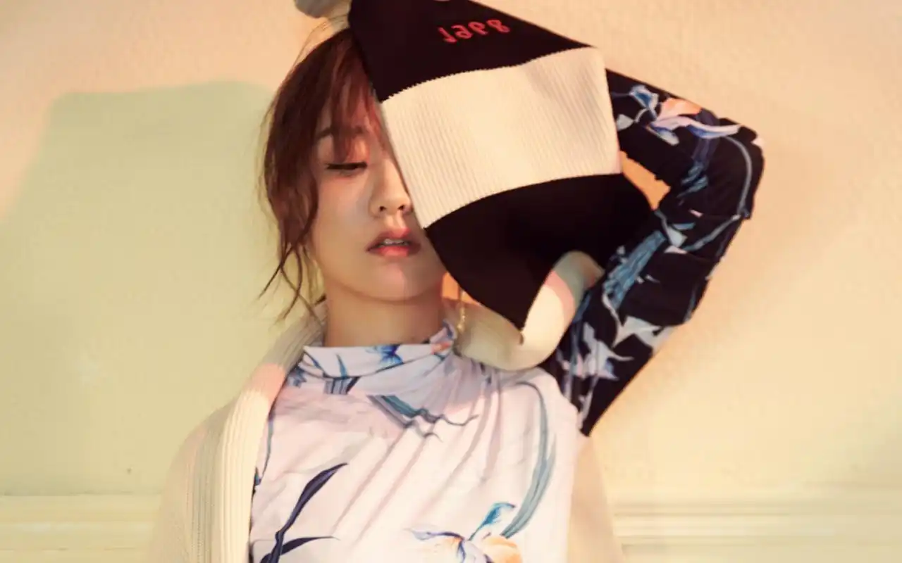 杨蓉魅力写真图片桌面壁纸