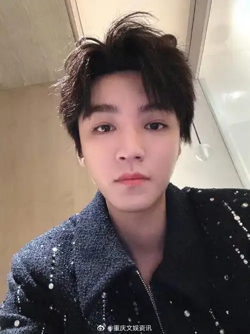 王俊凯被摸了一路##王俊凯被摸了一路屁股