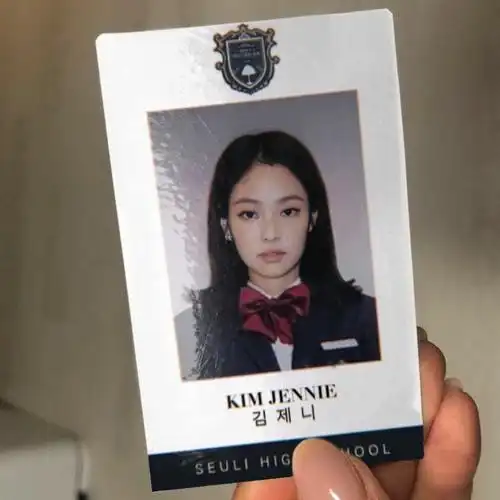 jennie 暗黑系证件照_腾讯新闻