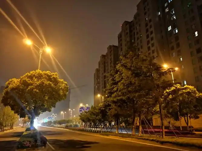 昨天晚上手持夜景试拍几张