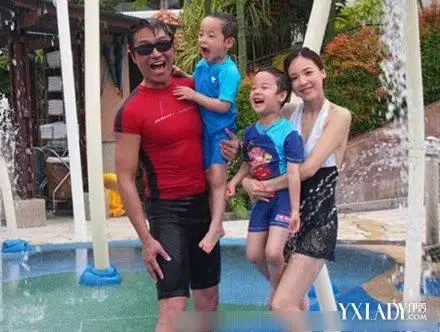 "咆哮教主"马景涛携娇妻爱子现身 吴佳尼身材纤细(24)_女物娱乐网