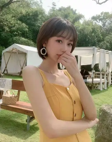 中日混血模特保儿