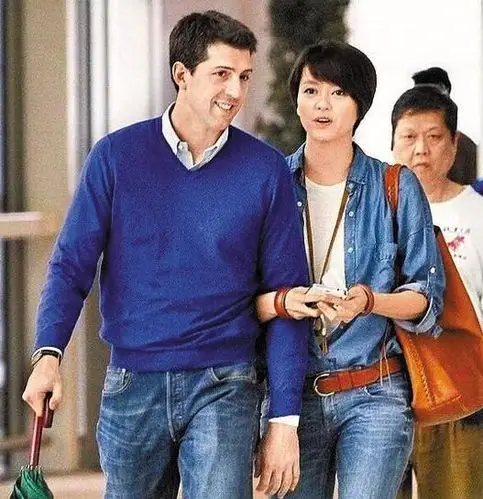 38岁梁咏琪婚后努力造人 携老公针灸求怀孕