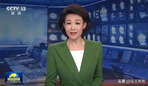 央视新闻联播门面李梓萌岗位调整改变风格主持文艺晚会