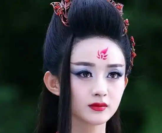 赵丽颖出演的,而且这部剧的剧情也是非常的吸引人,在花千骨没有黑化之