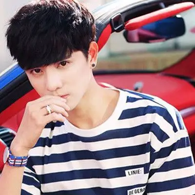 最流行的男生离子烫发型清爽时尚又显独特个性