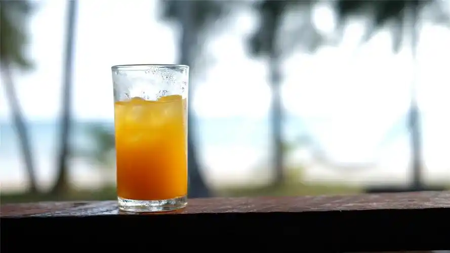 可口的橙汁饮料高清桌面壁纸
