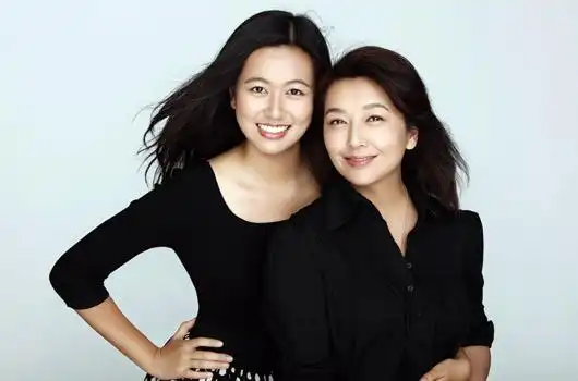 她出道27年冷艳很多人,却成单亲妈妈,时隔多年公布小15岁的|江珊