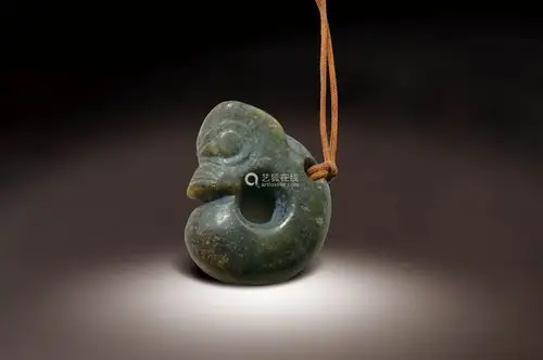 良渚文化玉龙形玦挂件