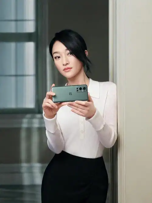 周迅新广告视频拍了不同风格都hold住了!(更新第四个广告)