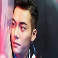 陈伟霆头像高清图片 很酷超帅陈伟霆头像【点击鼠标右键下载】