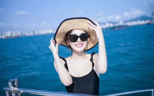 古力娜扎海上游艇性感图片78