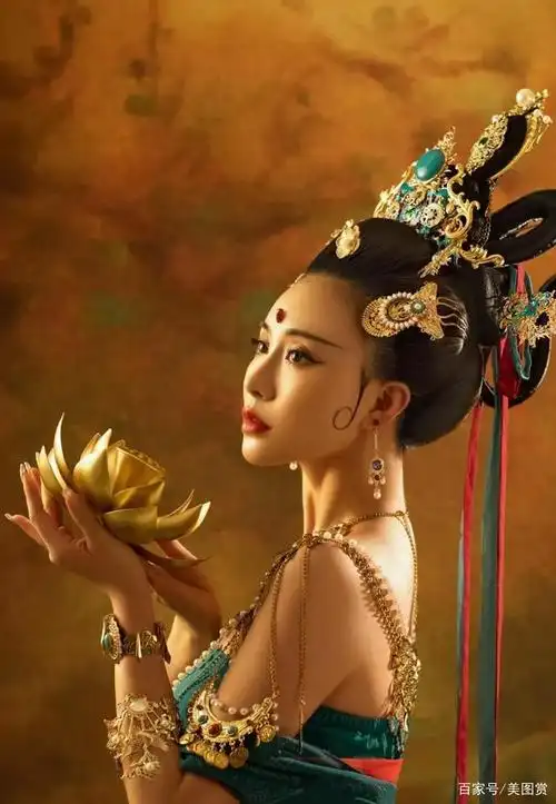 古装美女写真.艺术享受,很喜欢敦煌飞天的艺术影像