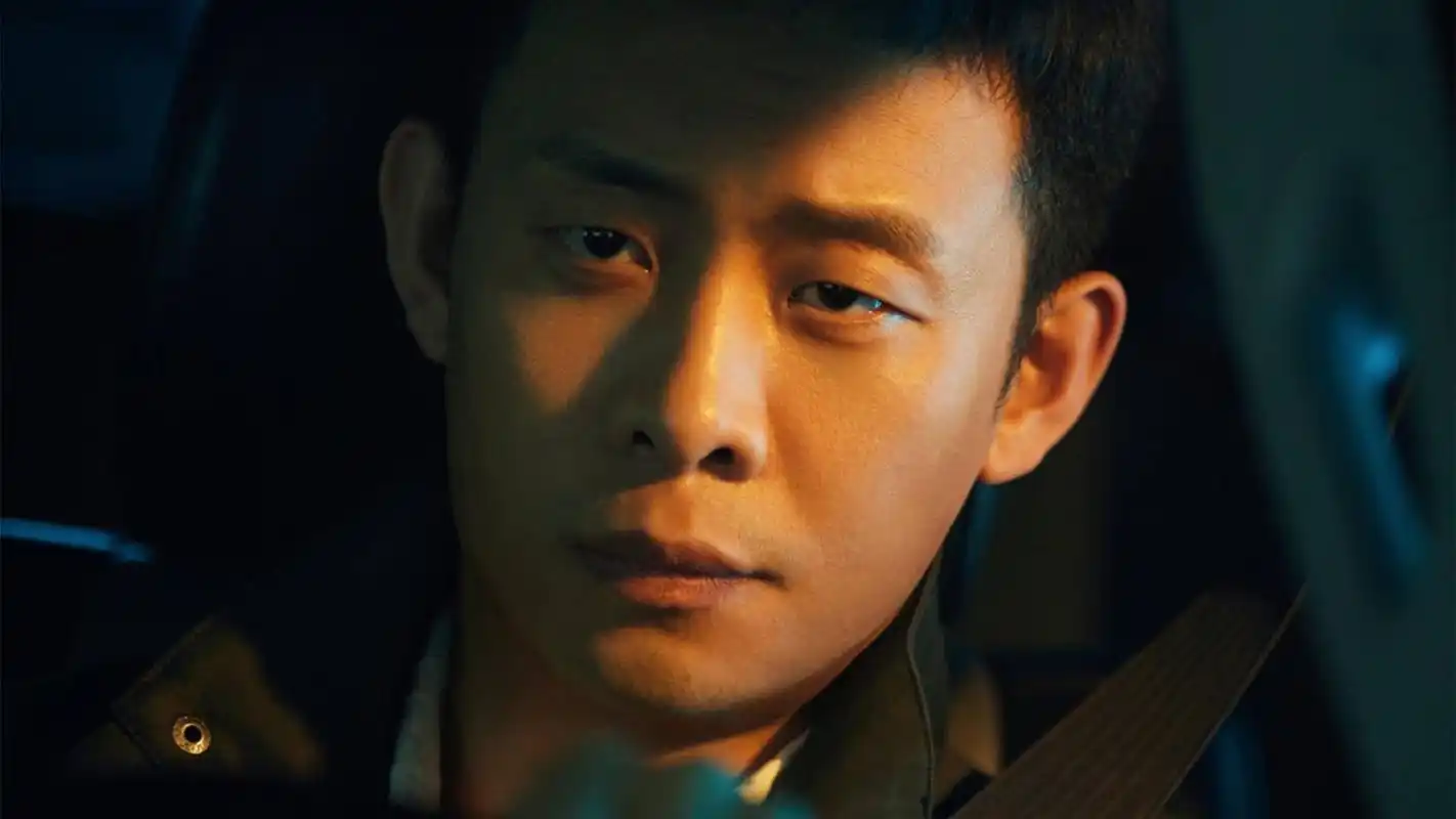 这一年,对于张译来说,足够幸运,也足够"残忍"张译的宣传图,彻底揭开了