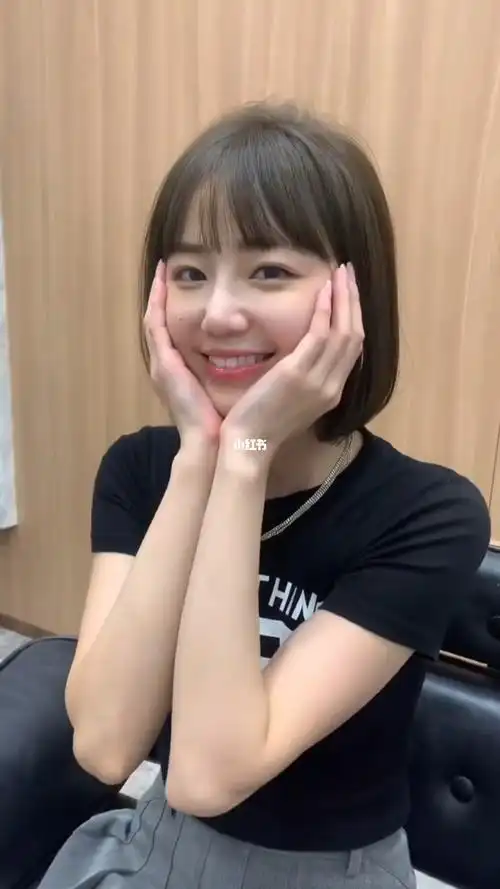 可扎可散的清纯女生短发适合圆脸妹纸的发型