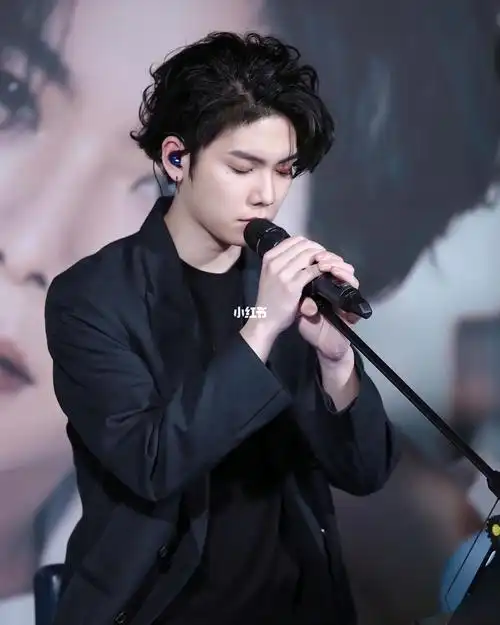 杨宇腾59线上演唱会