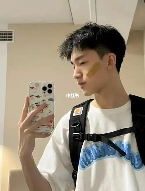 微分前刺|||夏季清爽短发凌乱微分男士夏季短款前刺发型最火男生短发