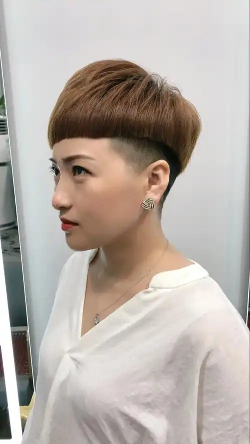 女士短发别乱剪我推荐这4种剪完让你大不一样