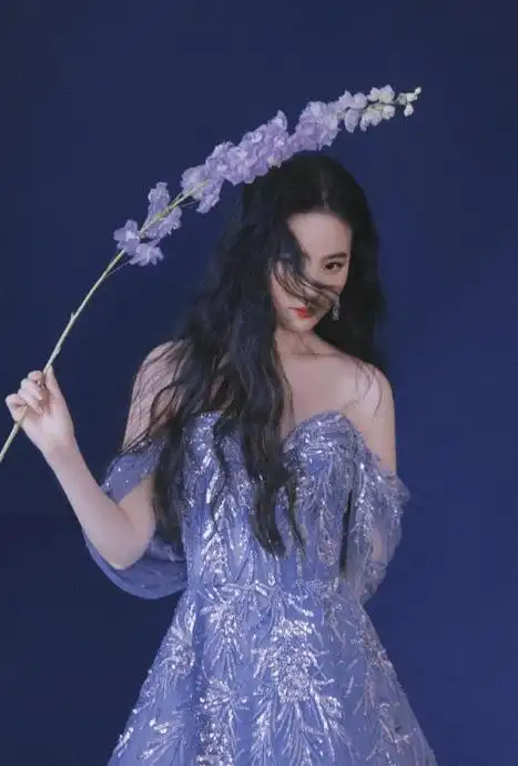 刘亦菲过34岁生日,王语嫣小龙女无人超越,神仙姐姐太美了_角色_风格