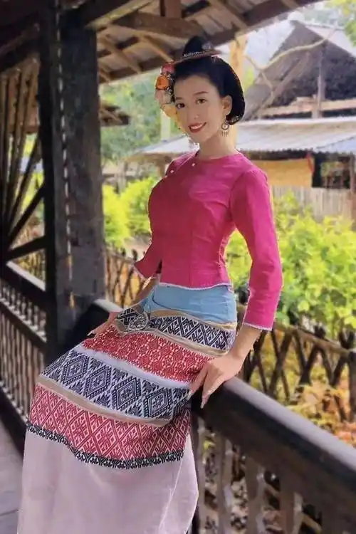 依庄叫哏云梅依章凤李佳蔚穆佳钰依研冯张铭宇曾得依侯姝合吴丽波许毓