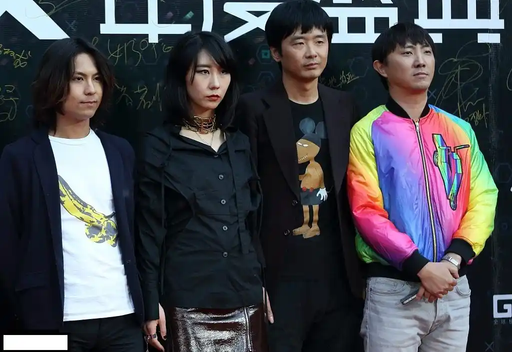 《乐队的夏天》火热播放的同时,让你全新认识一下新裤子乐队