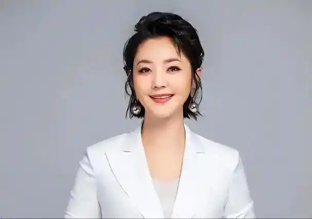 央视一姐到杳无音讯49岁的方琼终于落得这一结局