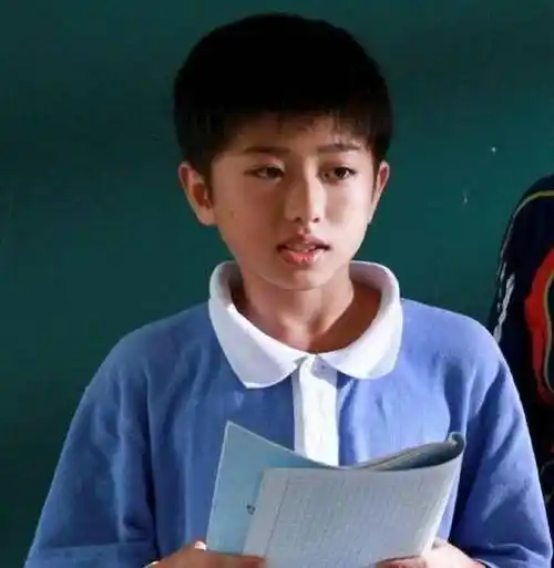 龙套成顶流,《巴啦啦小魔仙》给观众回忆太多,蔡徐坤略显青涩