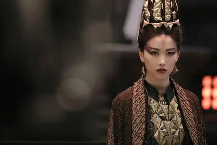 《斗罗大陆》朱珠饰演原著最美女性角色比比东 双生武魂首宗霸气上线