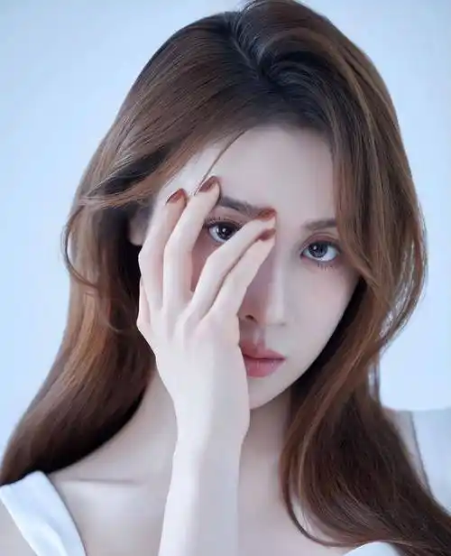 女演员长相很重要,《城中之城》30岁隆妮出场,才明白人间尤物